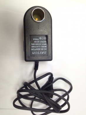 Фото Преобразователь тока 220/12V (с гнездом прикуривателя) на 1000 mA Dayton